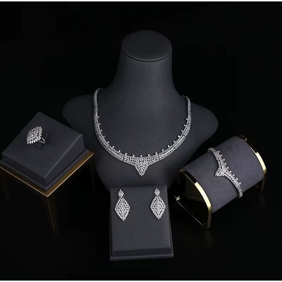 "Radiant Dawn: A Unique 7-Piece One-of-a-Kind Tiara Bridal Ensemble" - Picture 8 of 16